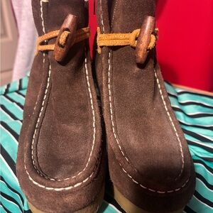 Tommy girl Brown Suede Ankle Boots with Wooden Toggle